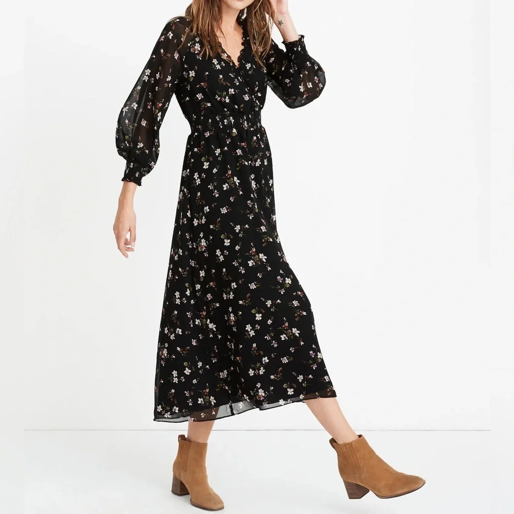 Madewell Georgette Smocked Midi Dress in Backyard Blooms- Size Small - Picture 1 of 6